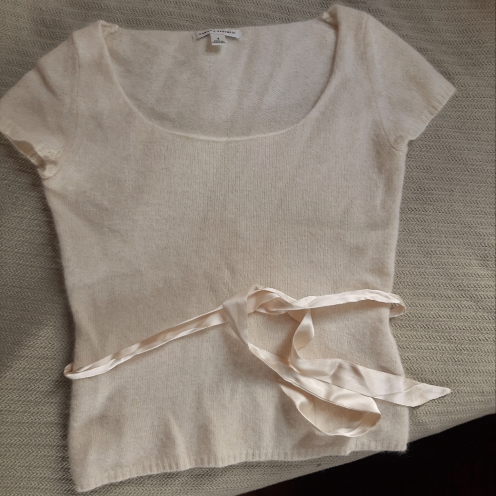 Short Sleeve sweater Small